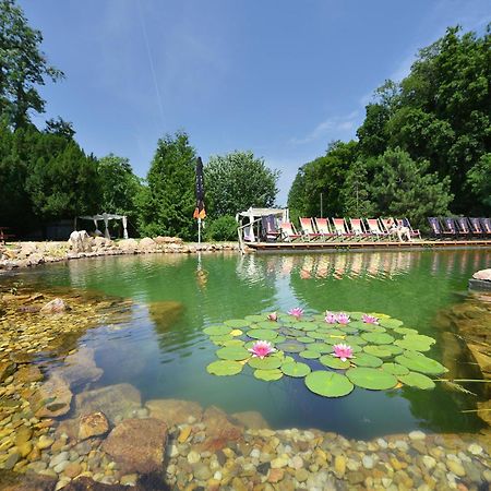 Maxmilian Lifestyle Resort Loučeň エクステリア 写真